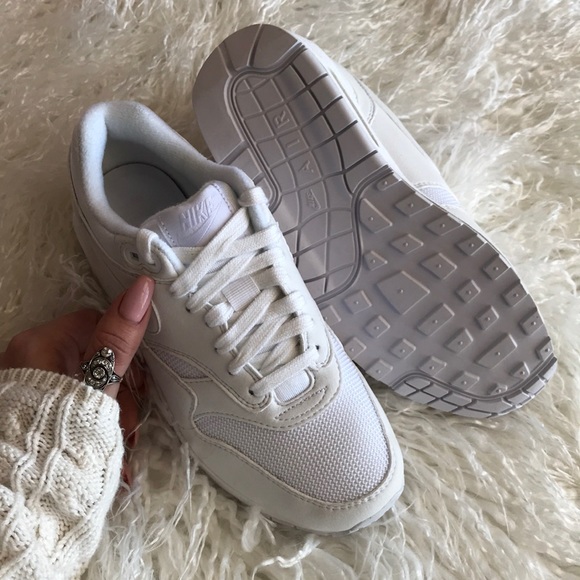 NWT Nike Air Max 1 Triple White - Picture 7 of 7